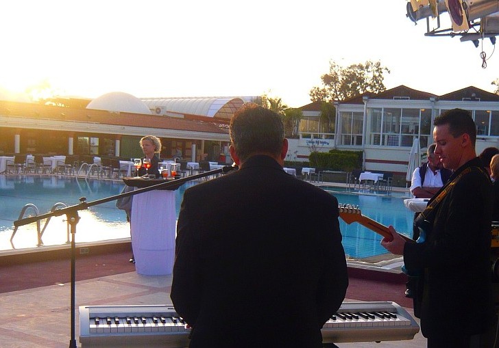 Marco Boesen und Helmut Scholz (Gitarre) in Side, Türkei Marco Boesen und Helmut Scholz (Gitarre) in Side, Türkei