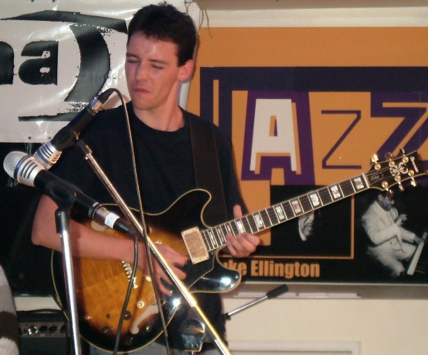 Pushkin Theater, Kursk, Russland, Helmut Scholz, Gitarre Kursk, Russland, Helmut Scholz, Gitarre